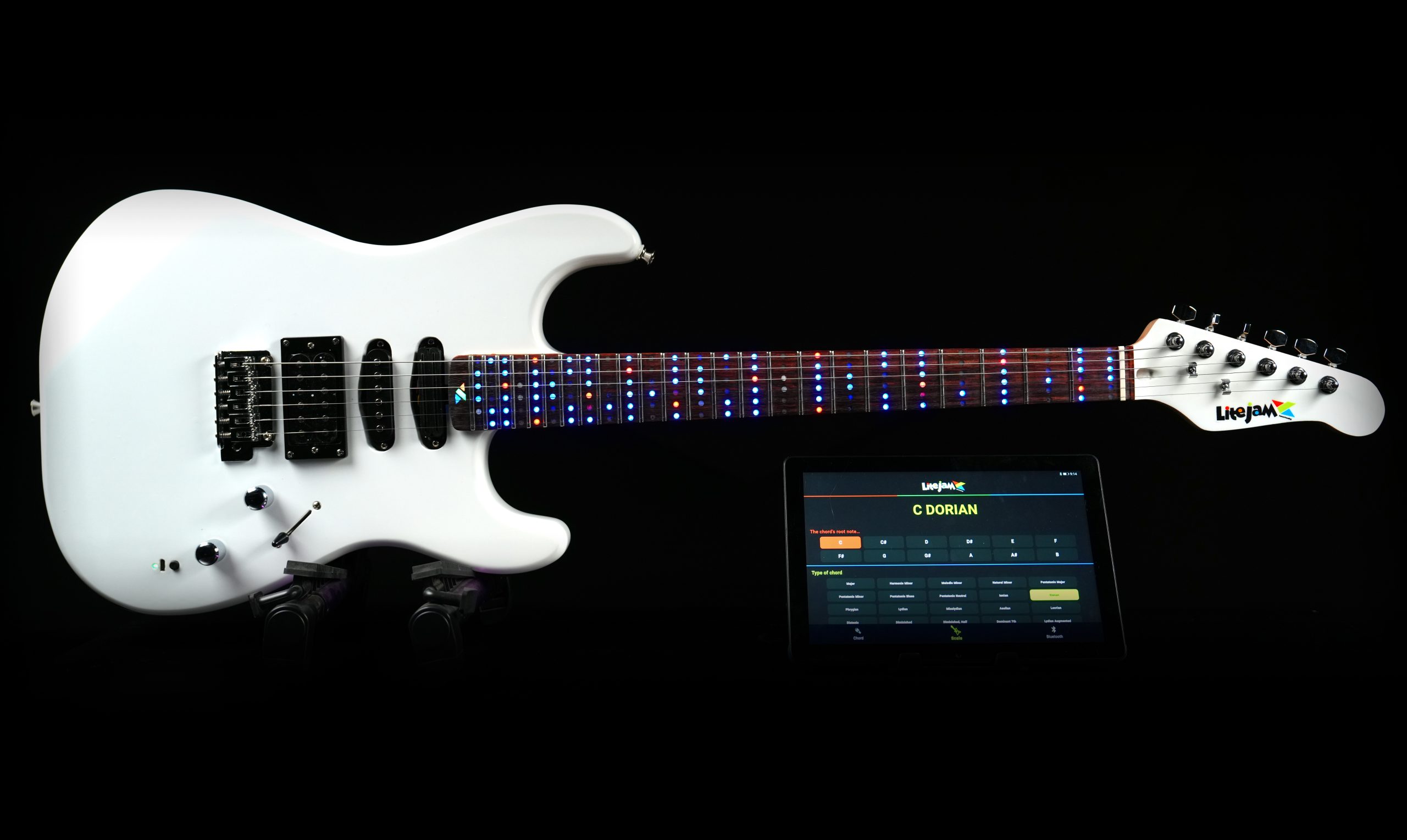 LITE JAM GUITAR – THE WORLD’S FIRST FULL SPECTRUM LED FRETBOARD LAUNCHES AT THE NAMM SHOW